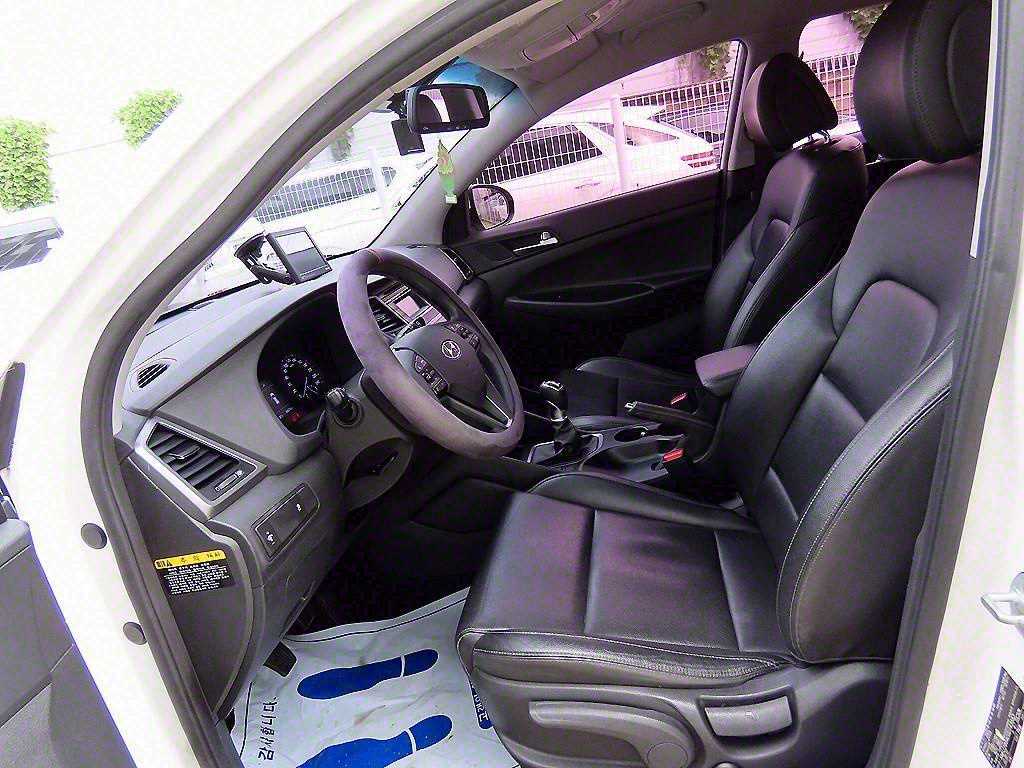 HYUNDAI Tucson - Vista 6