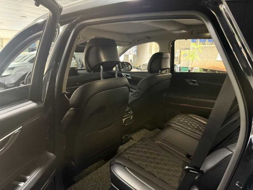 Genesis GV80 - Vista 9