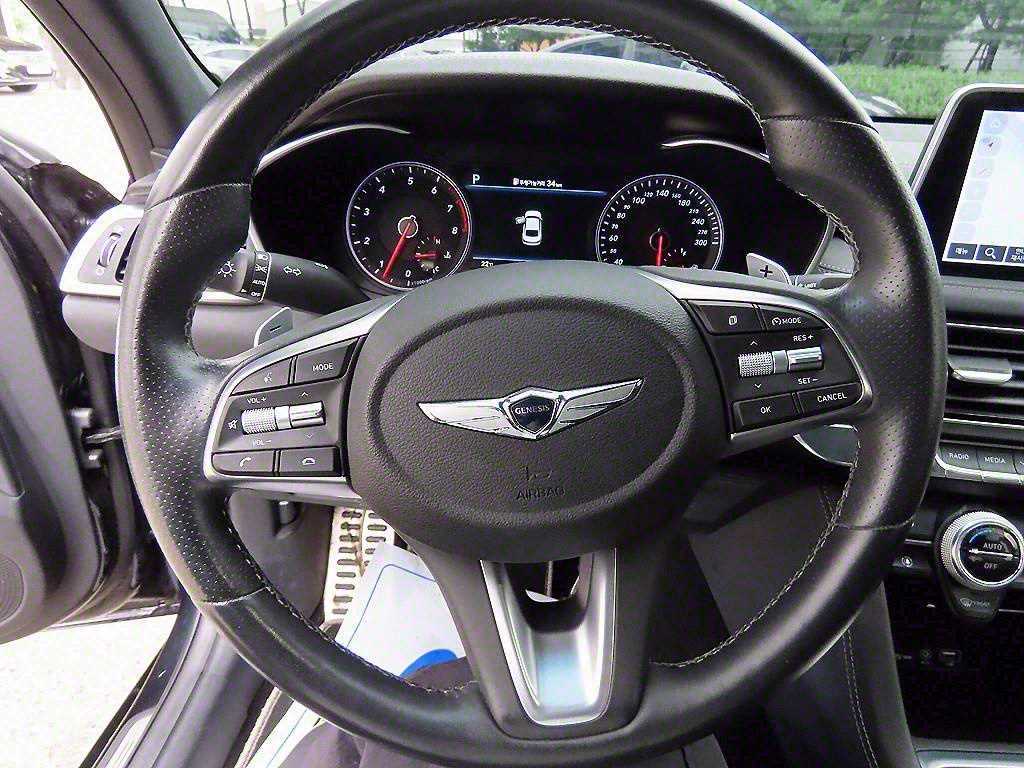 Genesis G70 - Vista 8