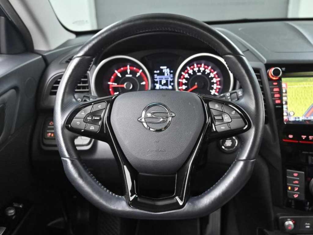 Ssangyong Tivoli - Vista 8