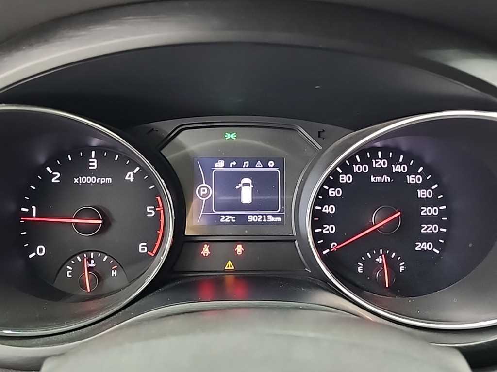 KIA Carnival - Vista 6