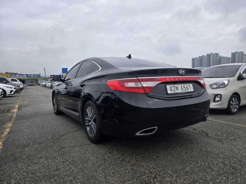HYUNDAI Grandeur - Vista 6