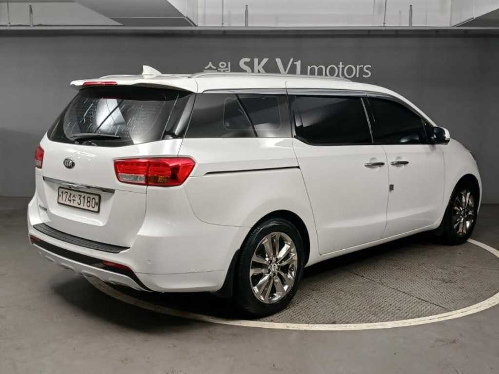 KIA Carnival - Vista 4