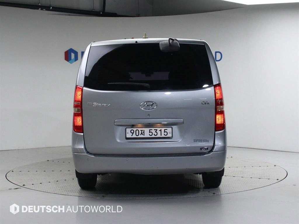HYUNDAI Starex - Vista 4