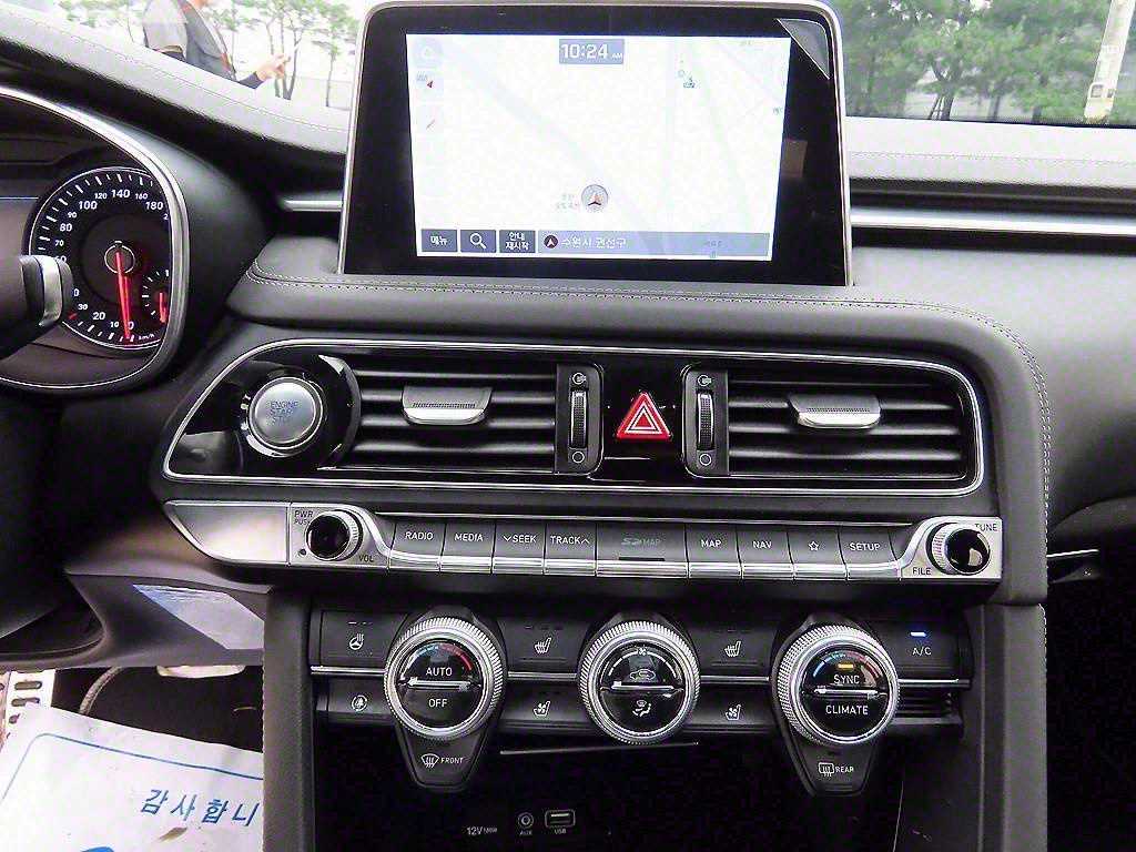 Genesis G70 - Vista 12