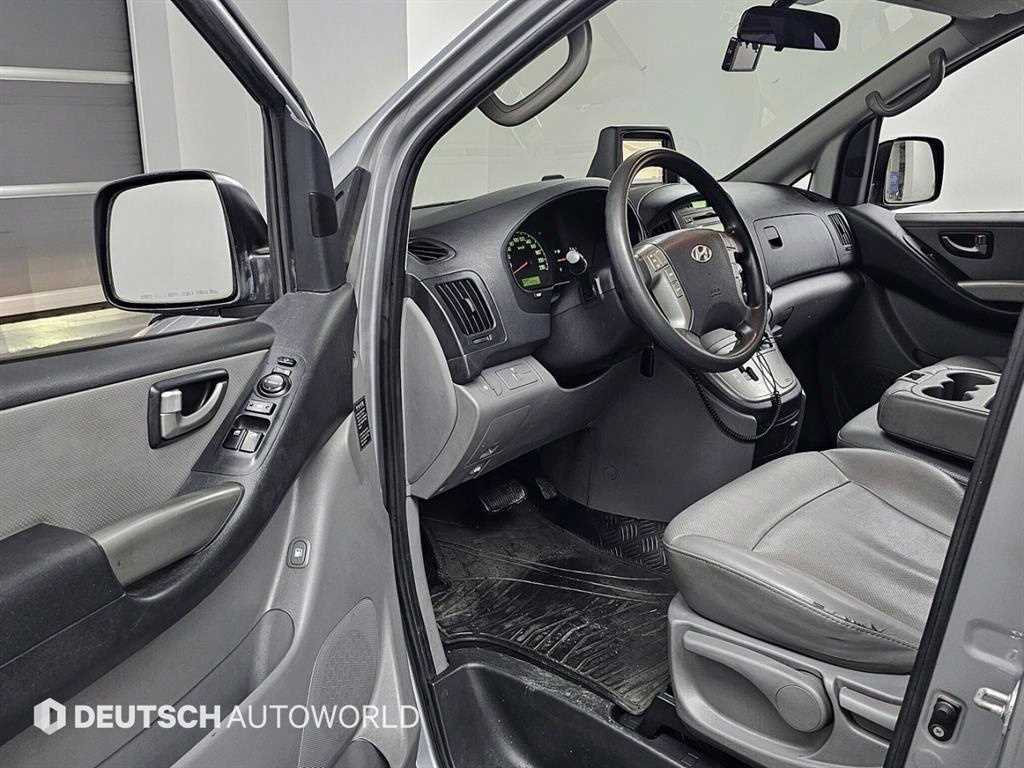 HYUNDAI Starex - Vista 11