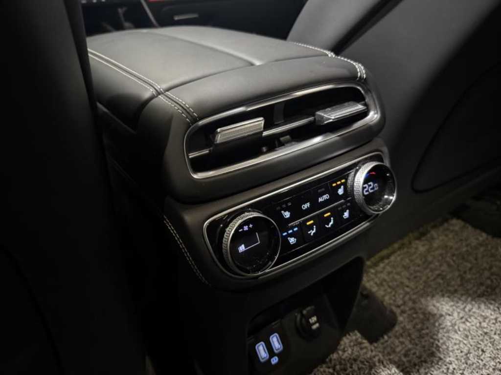 Genesis GV80 - Vista 6