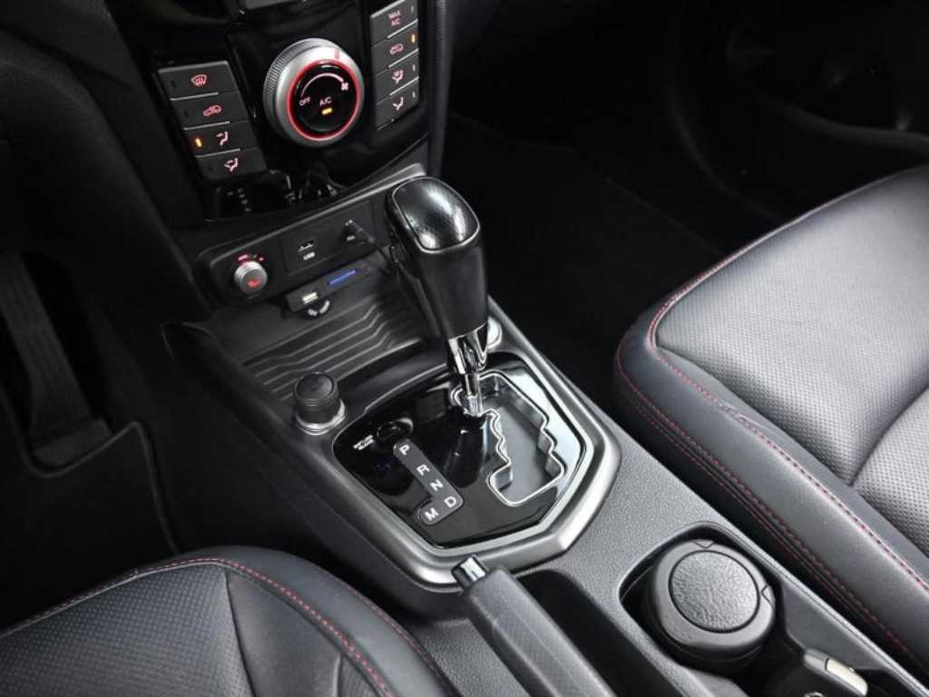 Ssangyong Tivoli - Vista 9