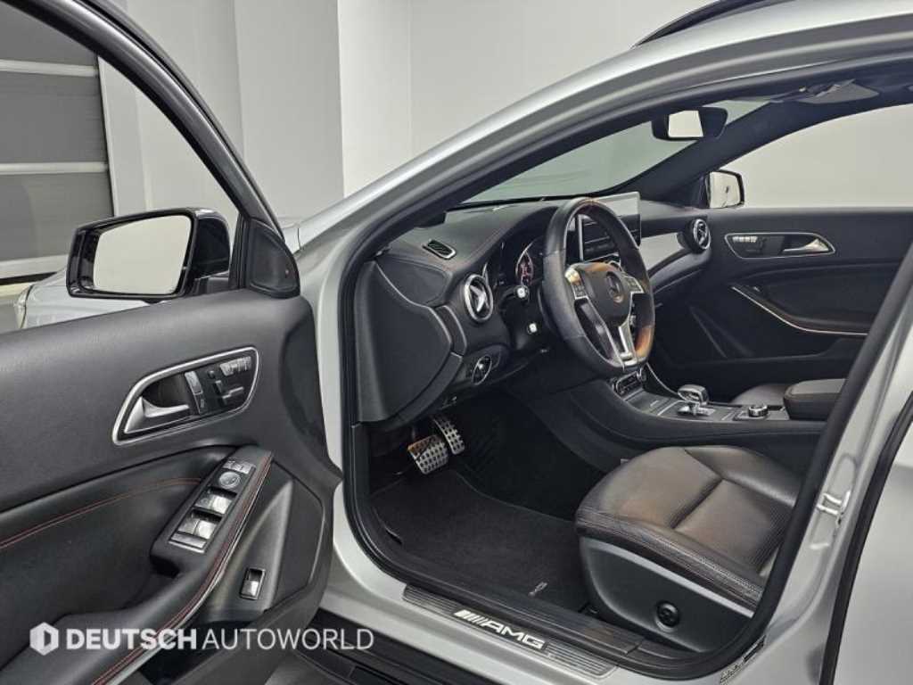 Mercedes Benz GLA Class - Vista 11