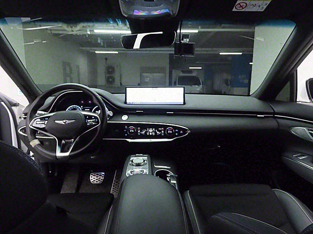 Genesis GV70 - Vista 7