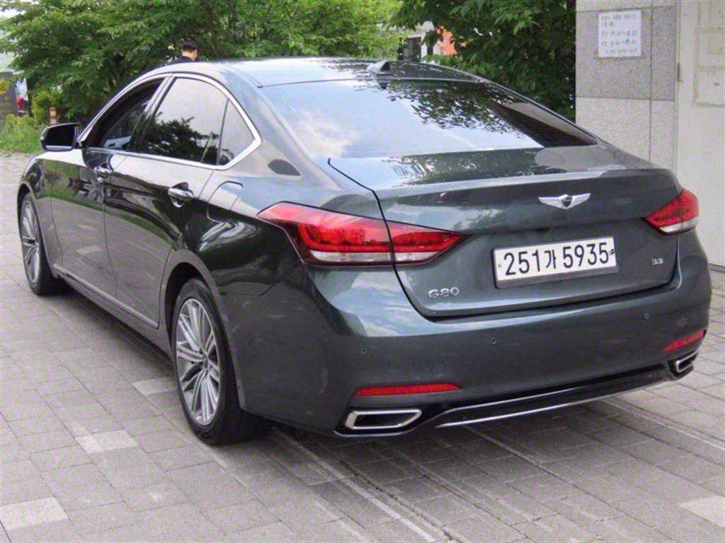 Genesis G80 - Vista 4