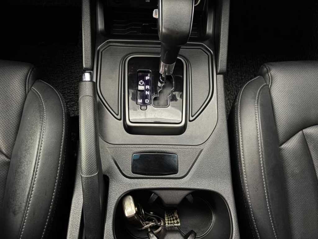 Ssangyong Rexton - Vista 8