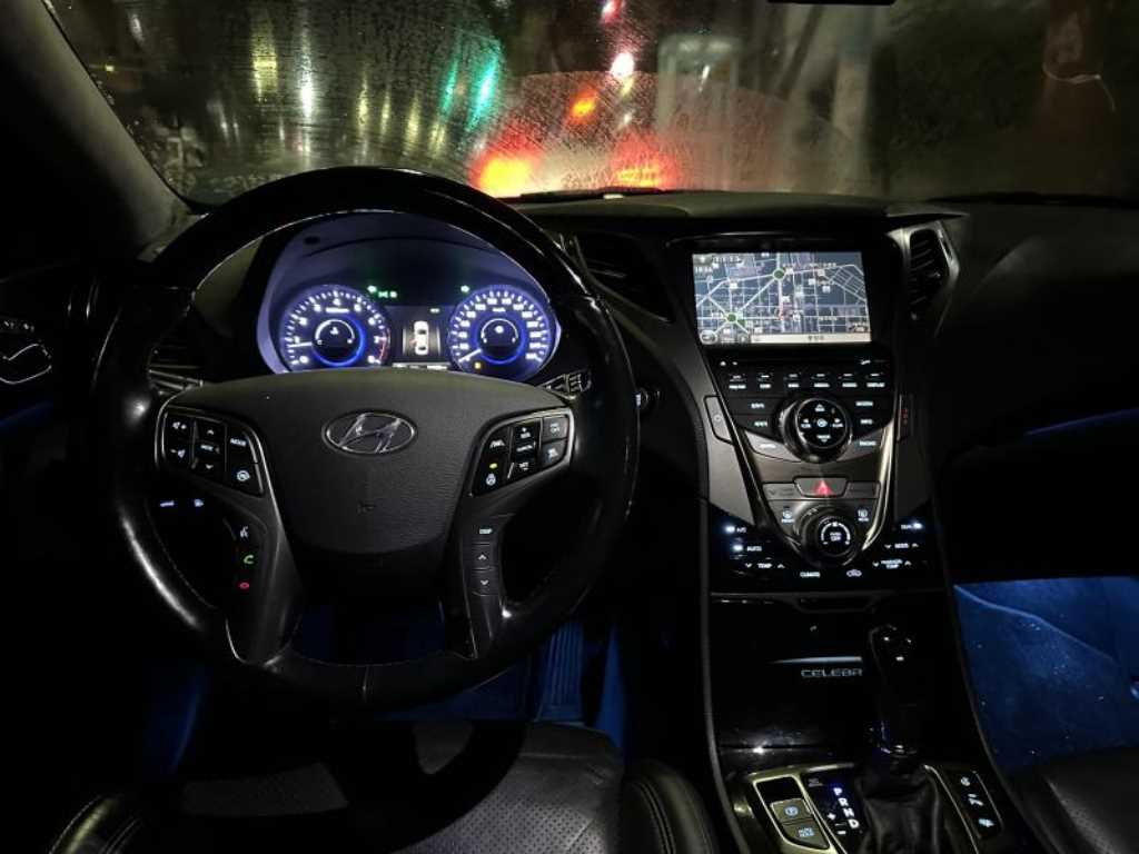 HYUNDAI Grandeur - Vista 6