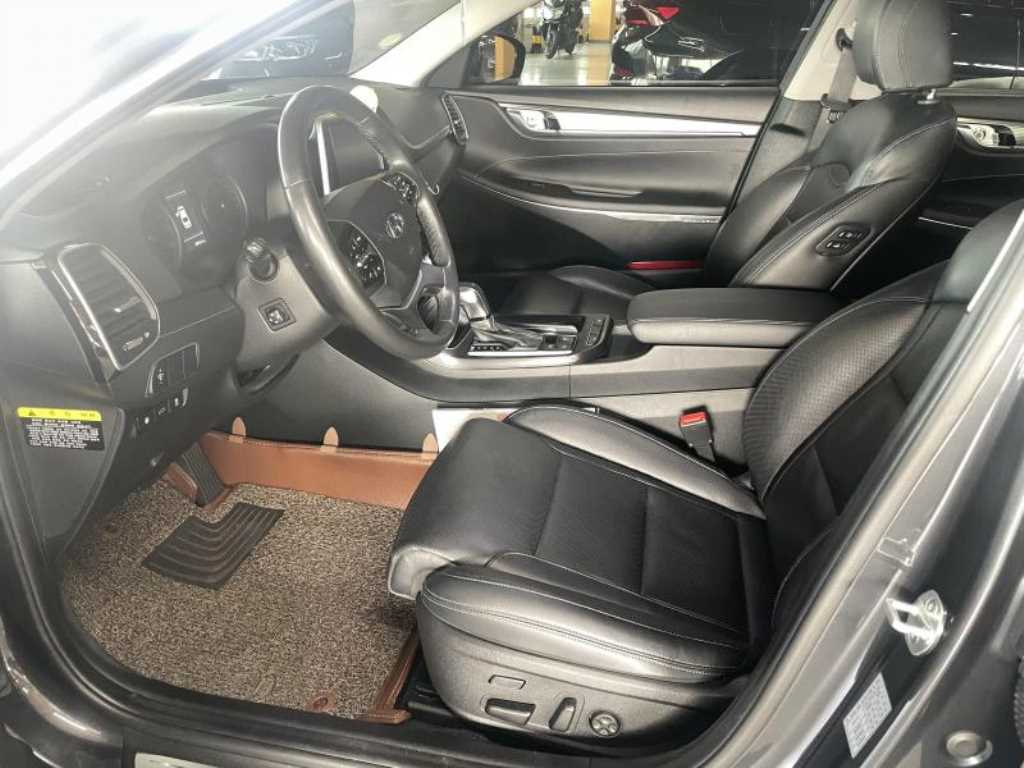 HYUNDAI Grandeur - Vista 6