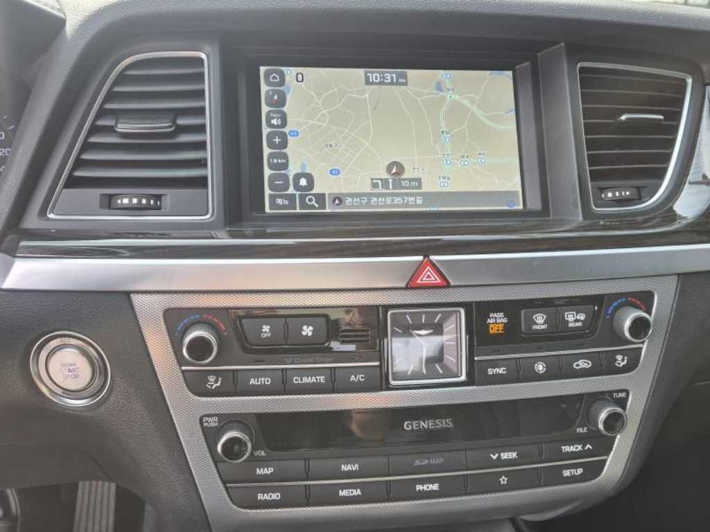 Genesis G80 - Vista 8