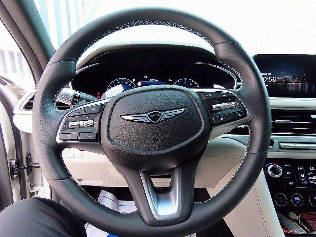 Genesis G70 - Vista 8