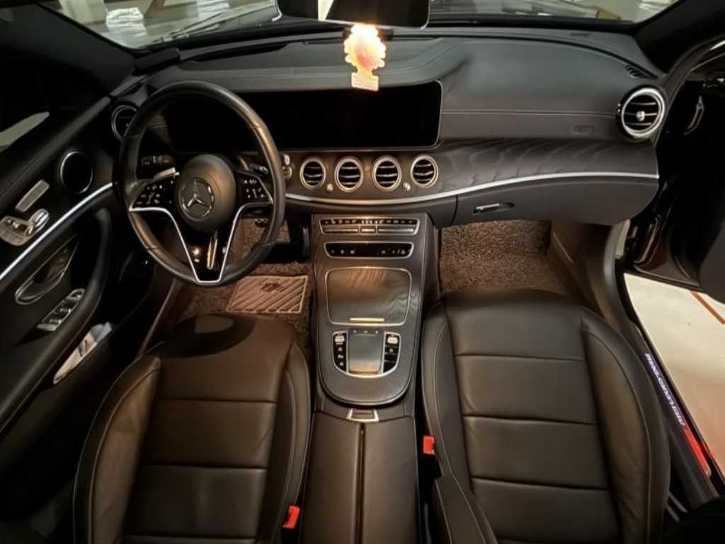 Mercedes Benz E class - Vista 8