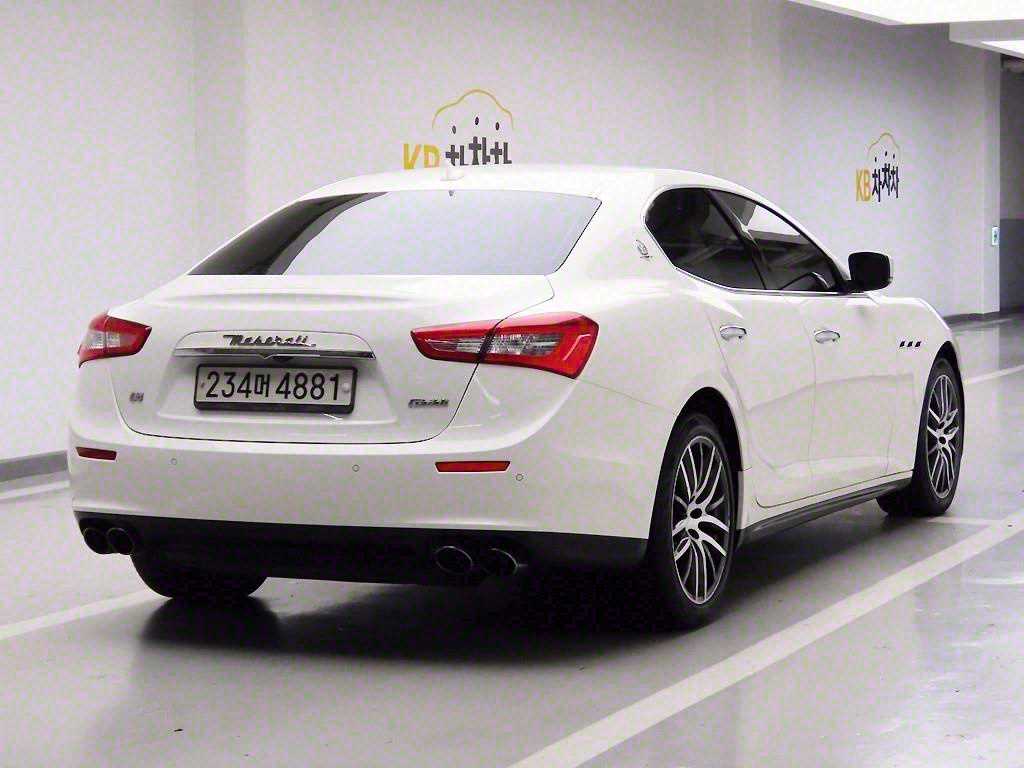 Maserati Ghibli - Vista 4