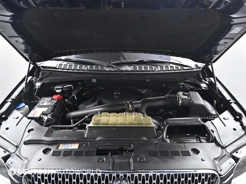 Lincoln Navigator - Vista 6