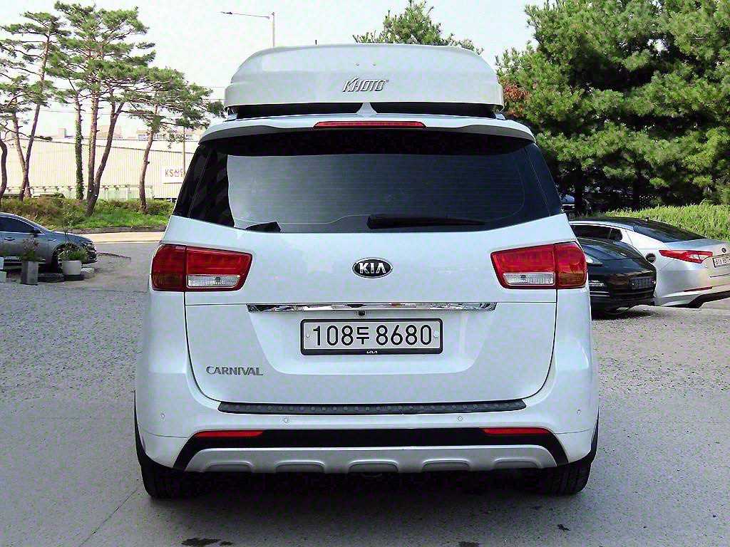KIA Carnival - Vista 4