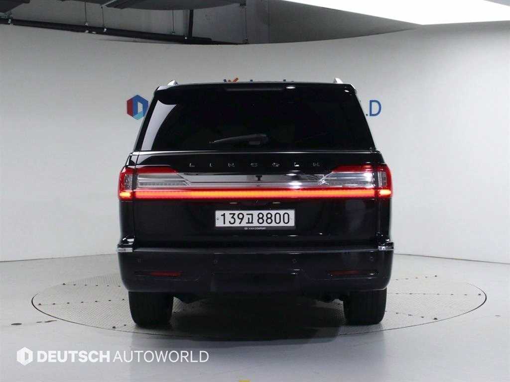 Lincoln Navigator - Vista 4