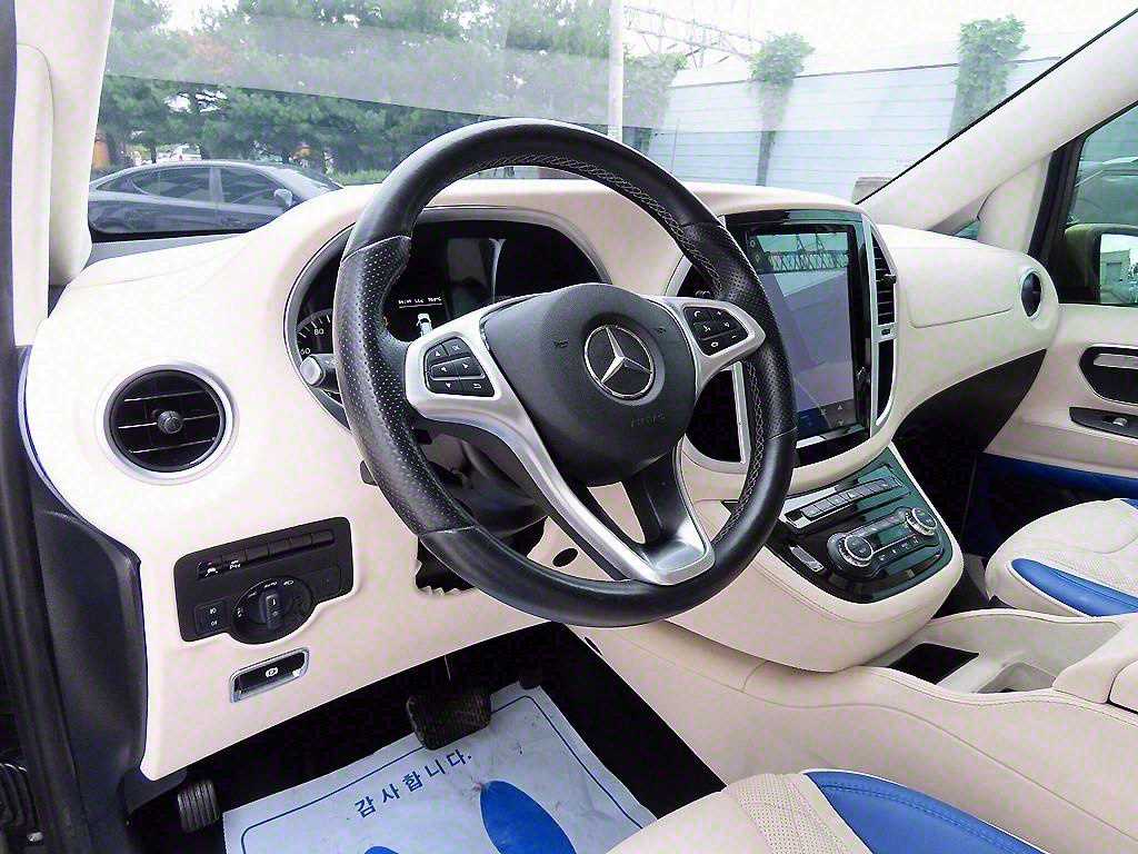 Mercedes Benz V Class - Vista 8