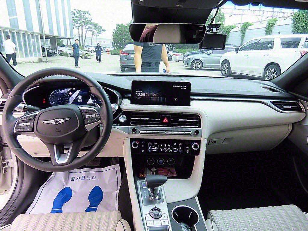 Genesis G70 - Vista 7