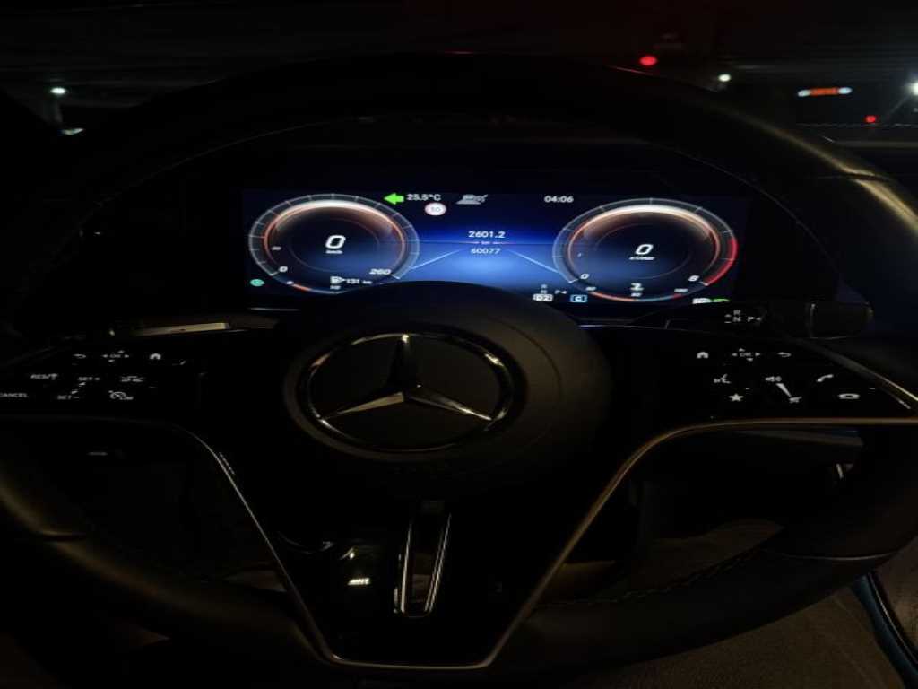 Mercedes Benz E class - Vista 11