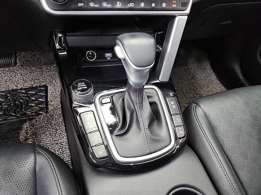 KIA Seltos - Vista 8