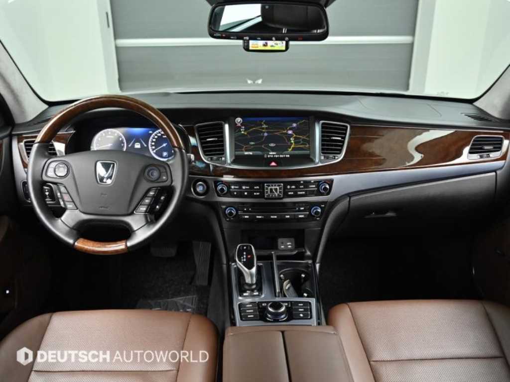 HYUNDAI Equus - Vista 9