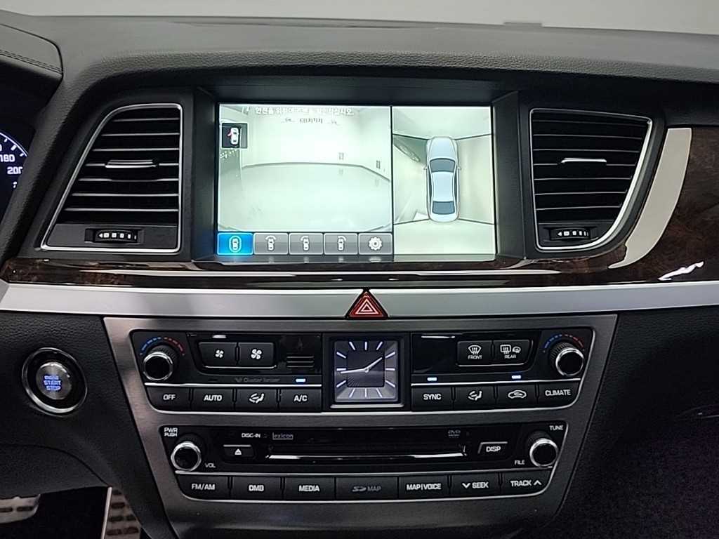 HYUNDAI Genesis - Vista 10