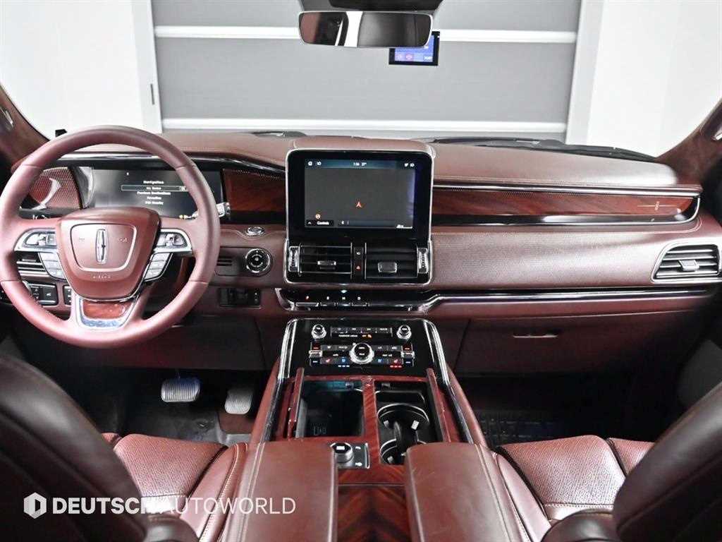 Lincoln Navigator - Vista 7