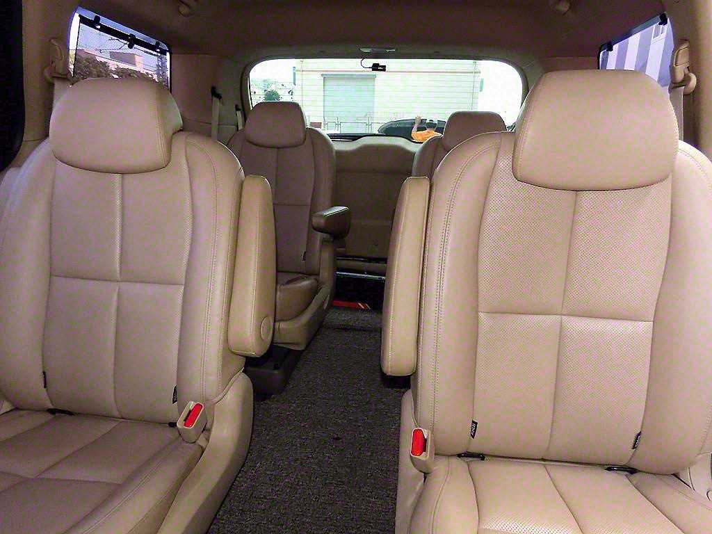 KIA Carnival - Vista 7