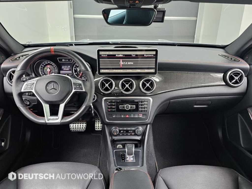 Mercedes Benz GLA Class - Vista 7