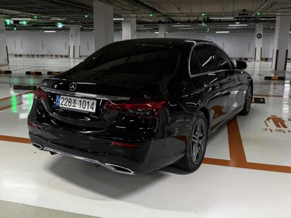 Mercedes Benz E class - Vista 5