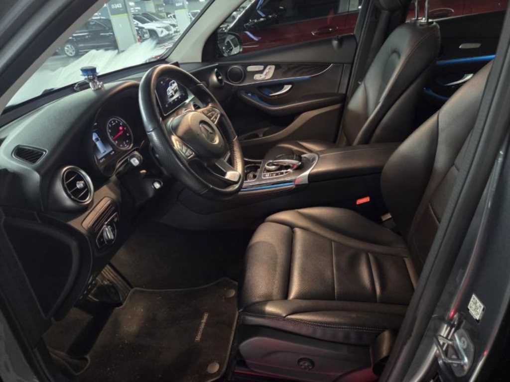 Mercedes Benz GLC Class - Vista 7