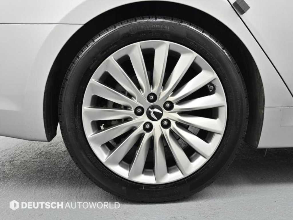 HYUNDAI Equus - Vista 7