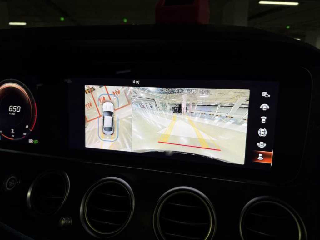 Mercedes Benz E class - Vista 10