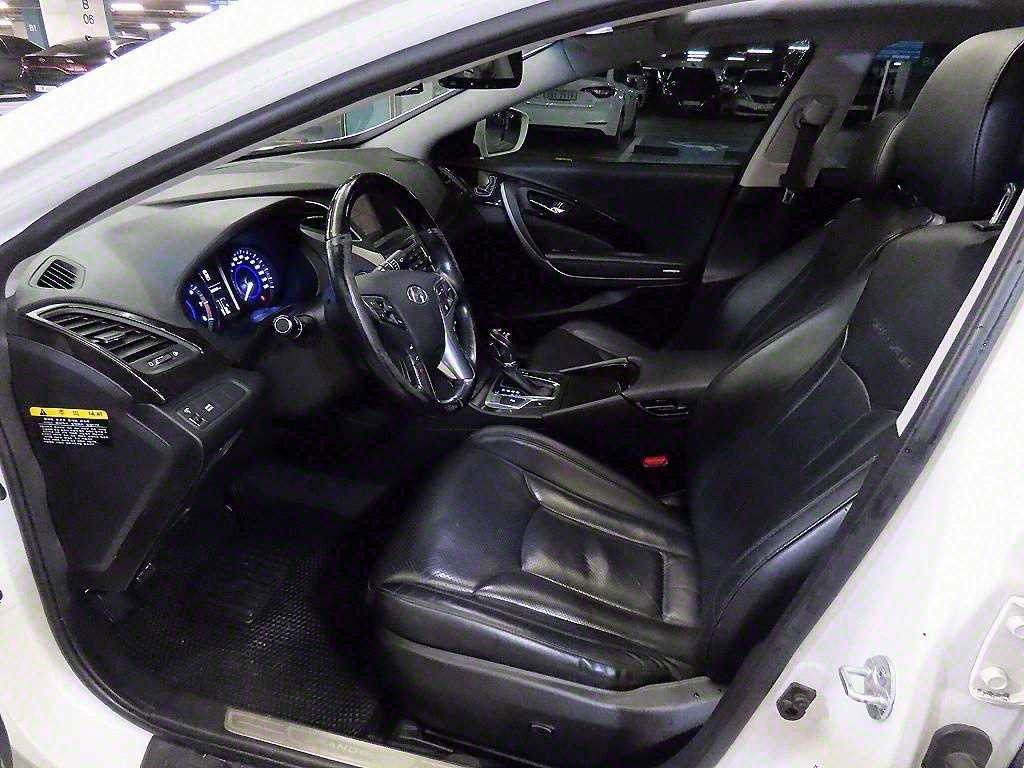 HYUNDAI Grandeur - Vista 6