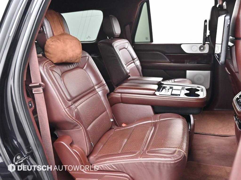 Lincoln Navigator - Vista 12