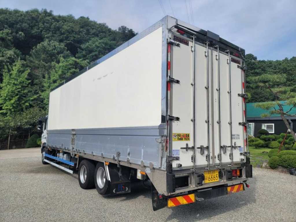 medium and large cargo truck - Vista 10