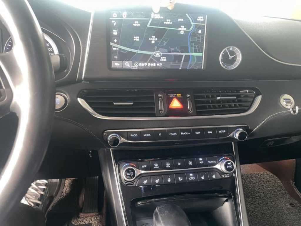 HYUNDAI Grandeur - Vista 11