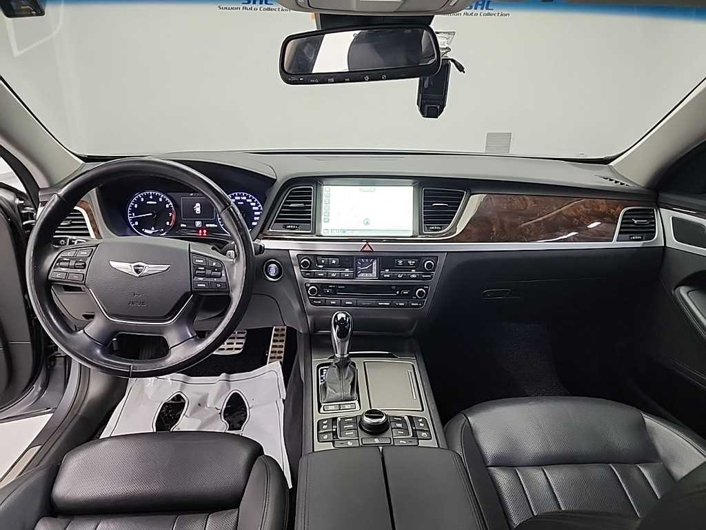 HYUNDAI Genesis - Vista 7