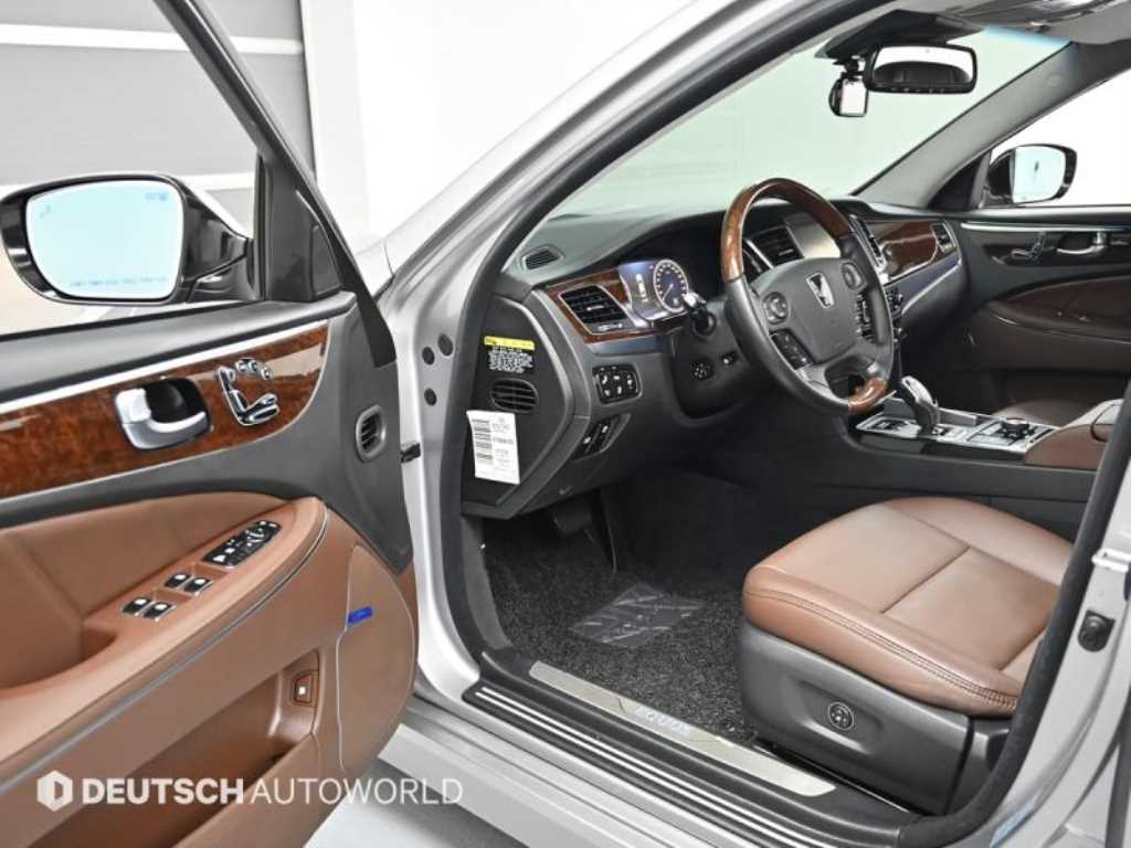 HYUNDAI Equus - Vista 10