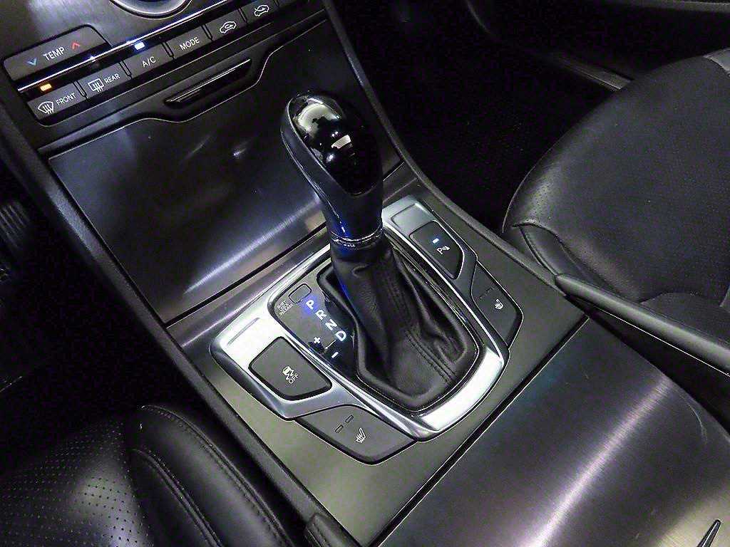 HYUNDAI Grandeur - Vista 12