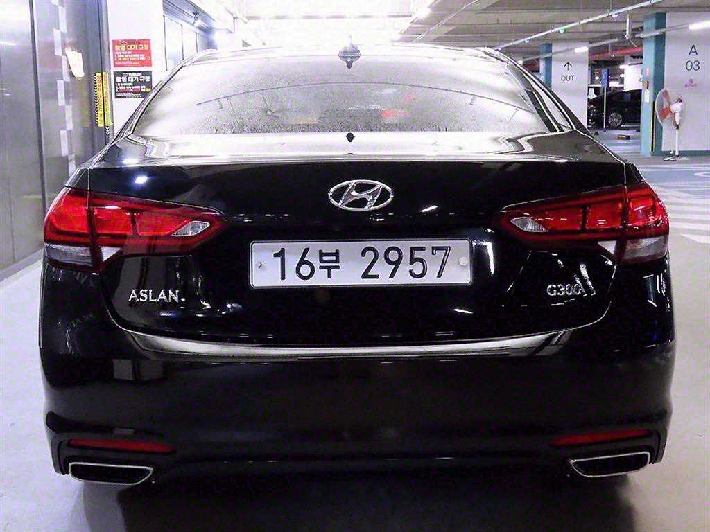 HYUNDAI Aslan - Vista 5