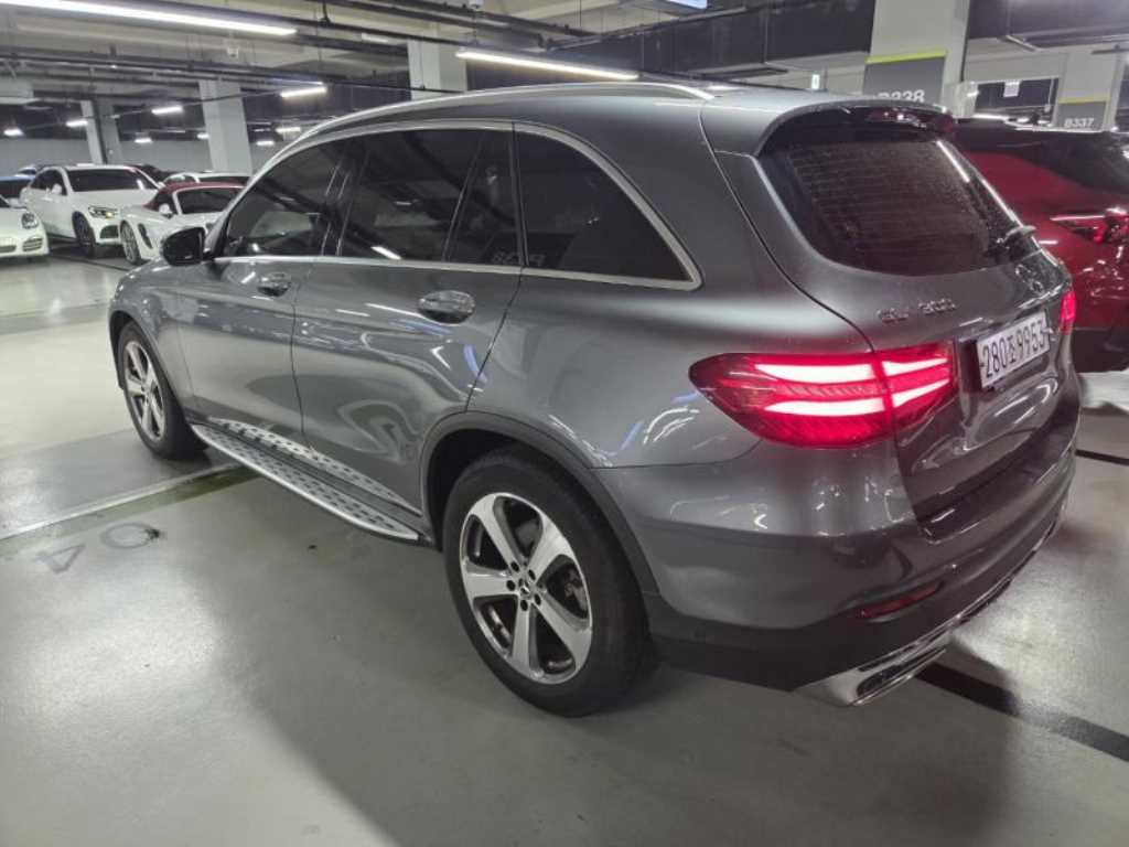 Mercedes Benz GLC Class - Vista 2