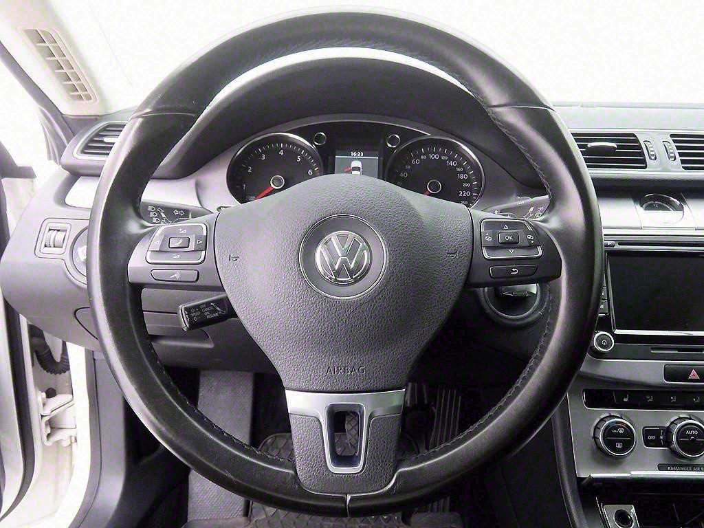 Volkswagen CC - Vista 9