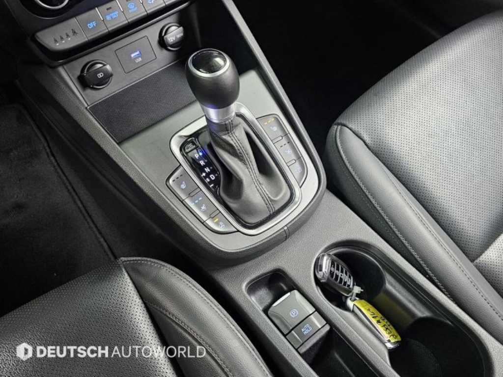 HYUNDAI Kona - Vista 9