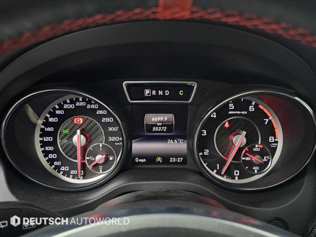 Mercedes Benz GLA Class - Vista 8